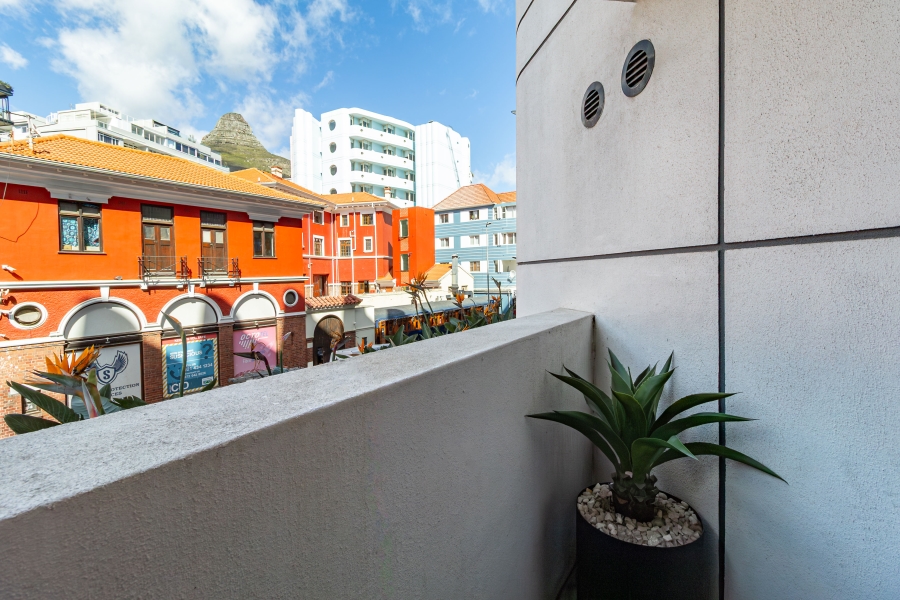 1 Bedroom Property for Sale in Sea Point Western Cape